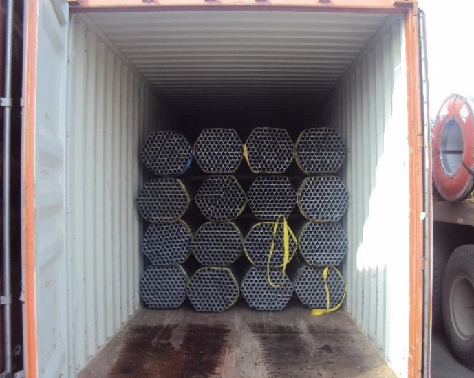 Embalaje y carga de tubos de acero galvanizado3